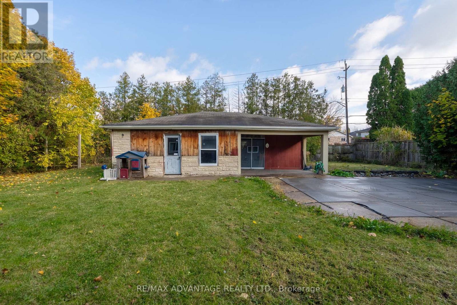 464 Three Valleys Crescent, London South (South J), Ontario  N5Z 3E7 - Photo 38 - X12507232