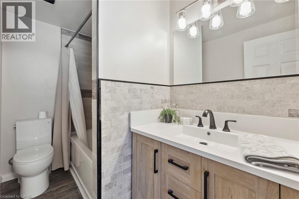 647 Balsam Crescent, Oshawa, Ontario  L1J 6A1 - Photo 14 - 40785538