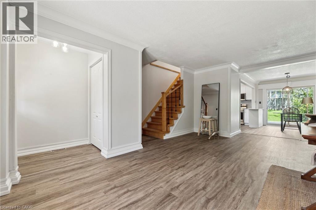 647 Balsam Crescent, Oshawa, Ontario  L1J 6A1 - Photo 5 - 40785538