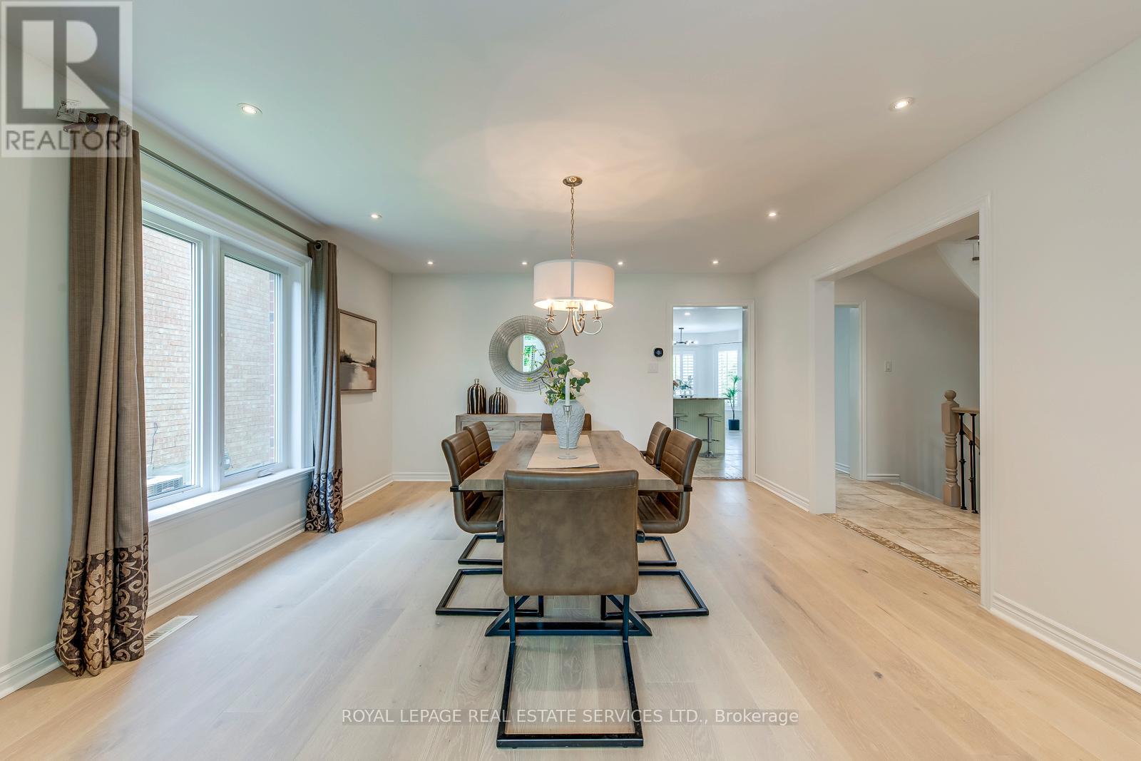 1387 Bayshire Drive, Oakville, Ontario  L6H 6E7 - Photo 12 - W12507020