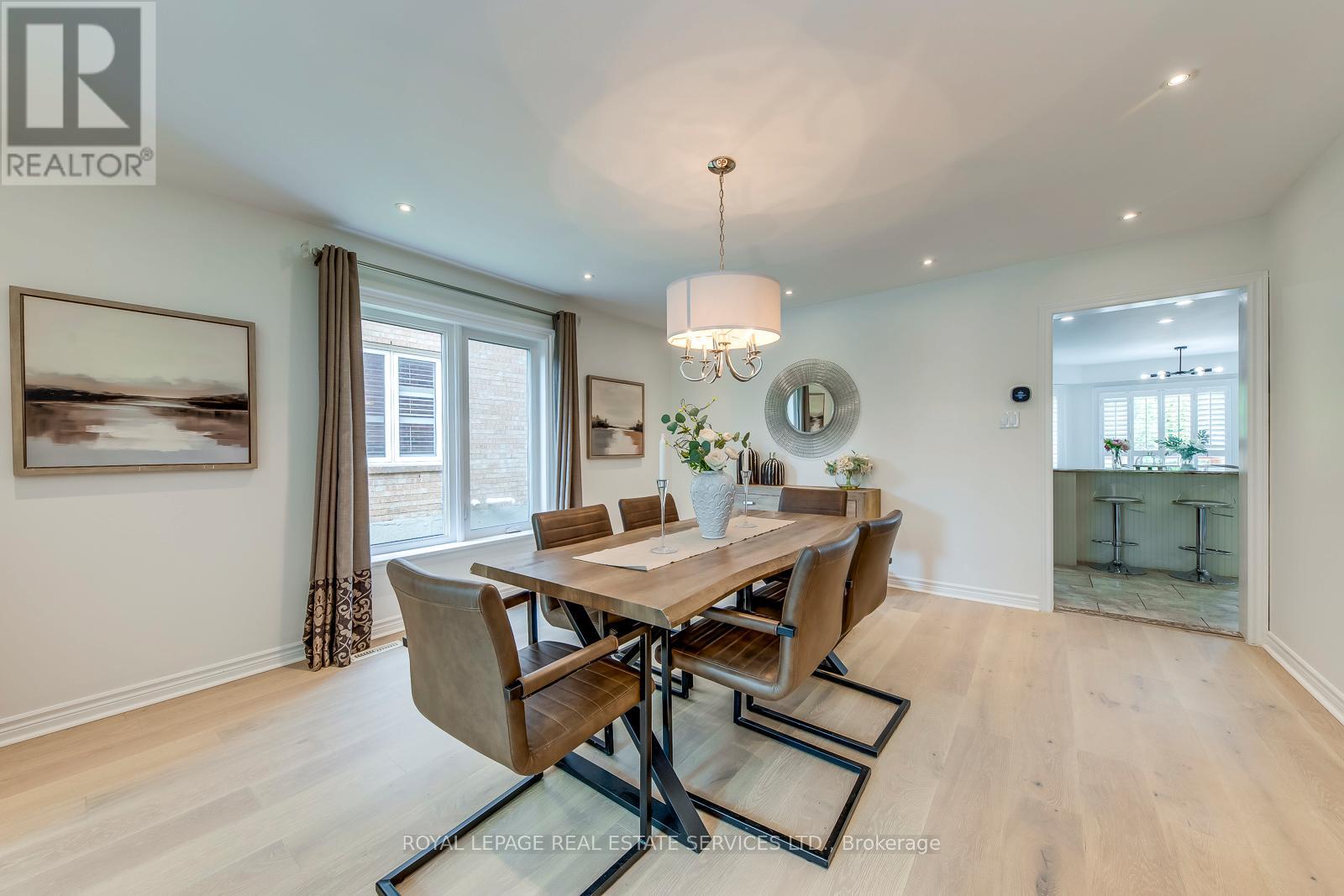 1387 Bayshire Drive, Oakville, Ontario  L6H 6E7 - Photo 13 - W12507020