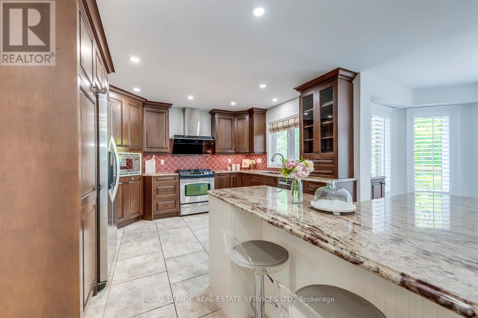 1387 Bayshire Drive, Oakville, Ontario  L6H 6E7 - Photo 18 - W12507020