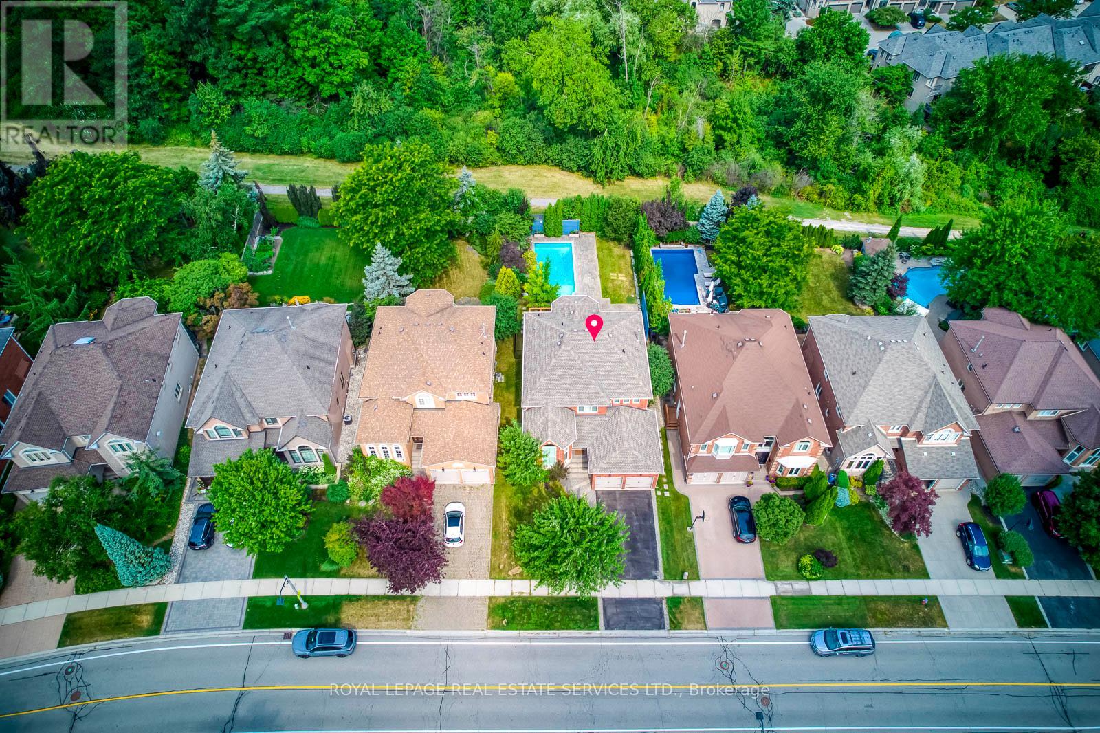 1387 Bayshire Drive, Oakville, Ontario  L6H 6E7 - Photo 2 - W12507020