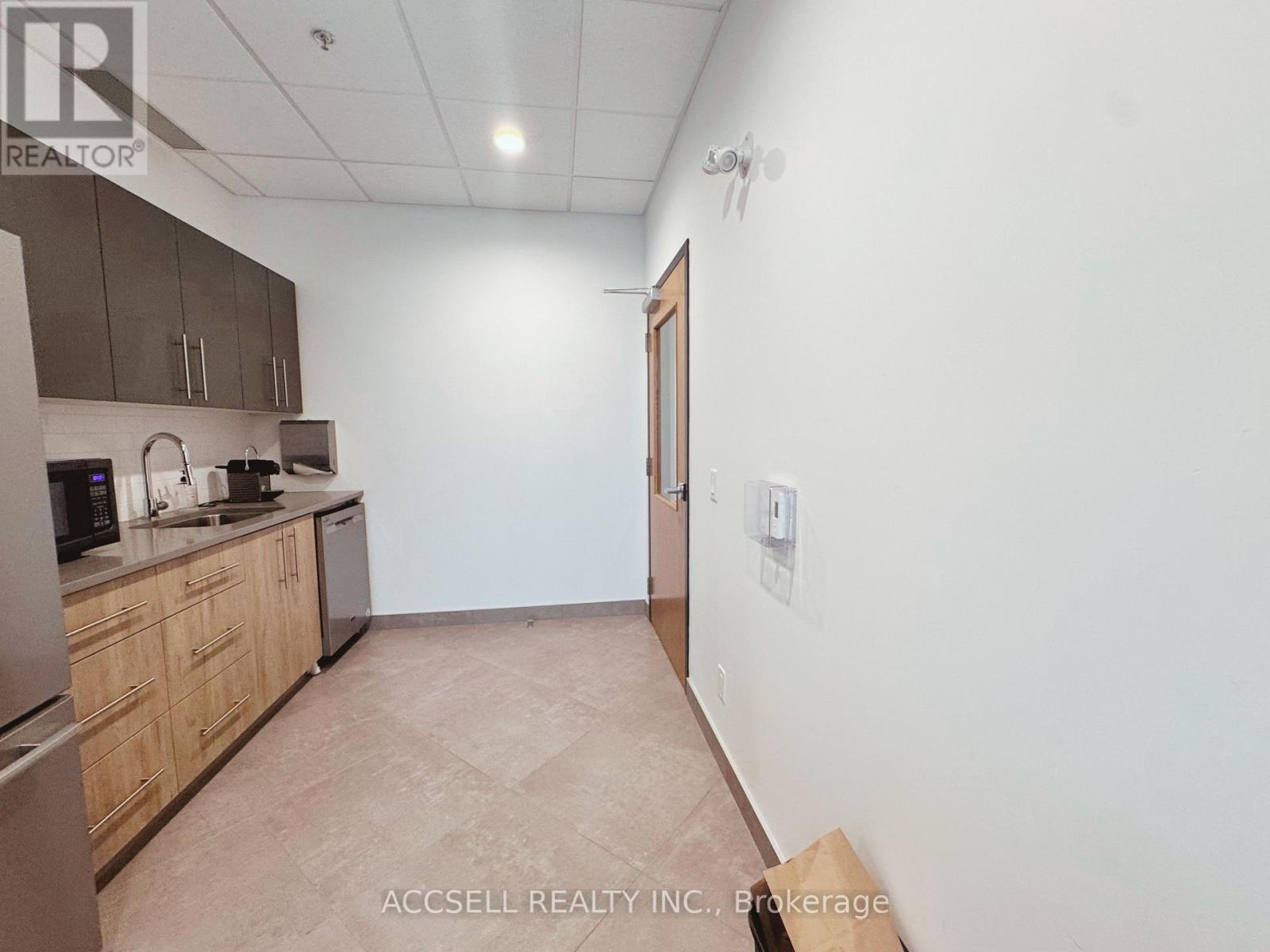 213 - 3485 Rebecca Street, Oakville, Ontario  L6L 6X9 - Photo 18 - W12507026