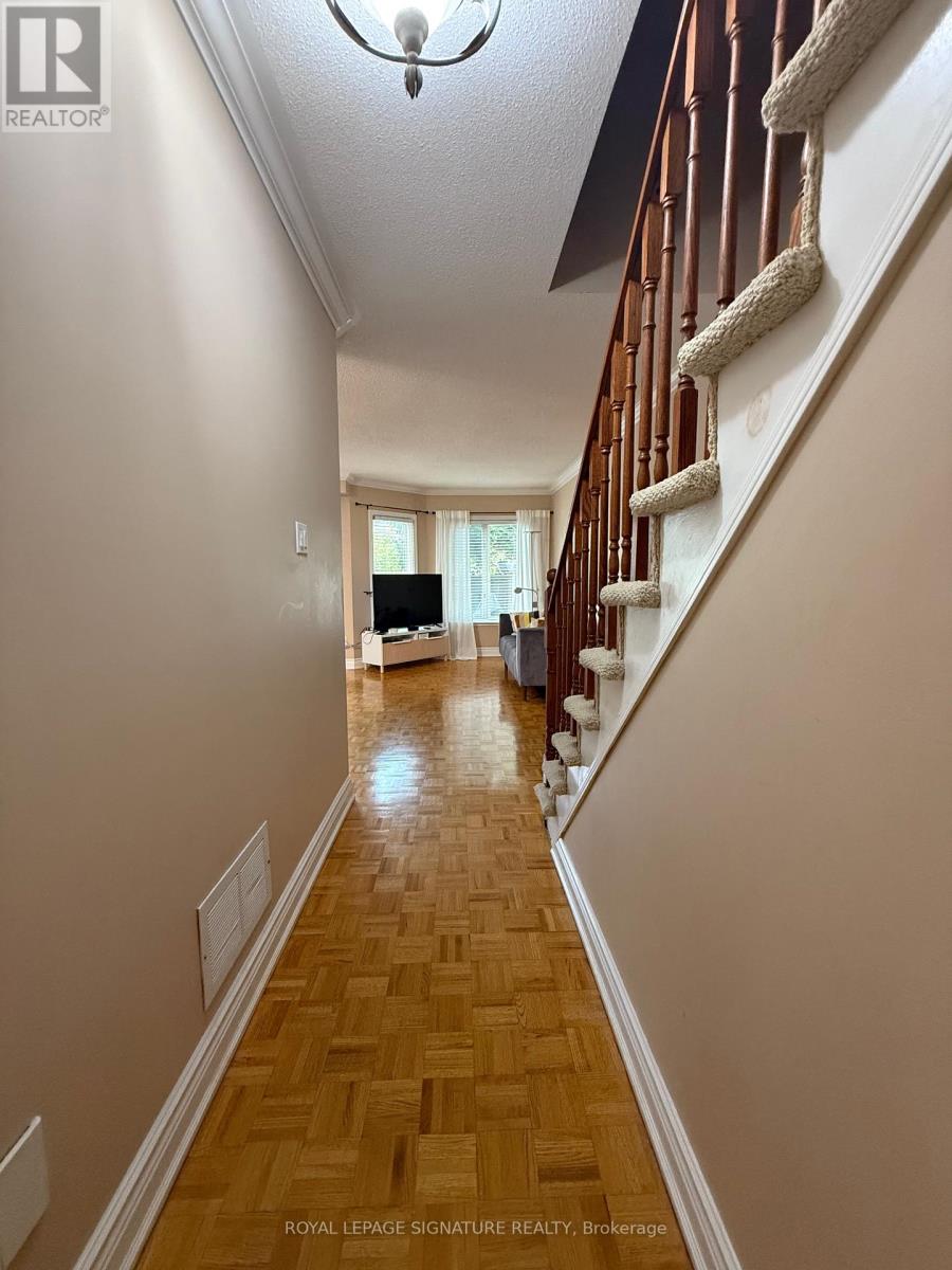 1133 Westview Terrace, Oakville, Ontario  L6M 3M1 - Photo 5 - W12507042