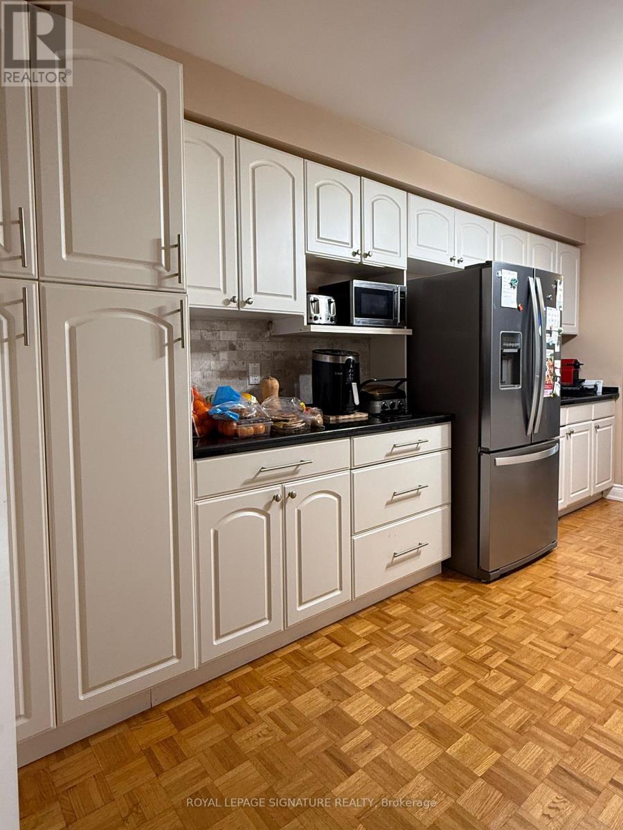 1133 Westview Terrace, Oakville, Ontario  L6M 3M1 - Photo 9 - W12507042