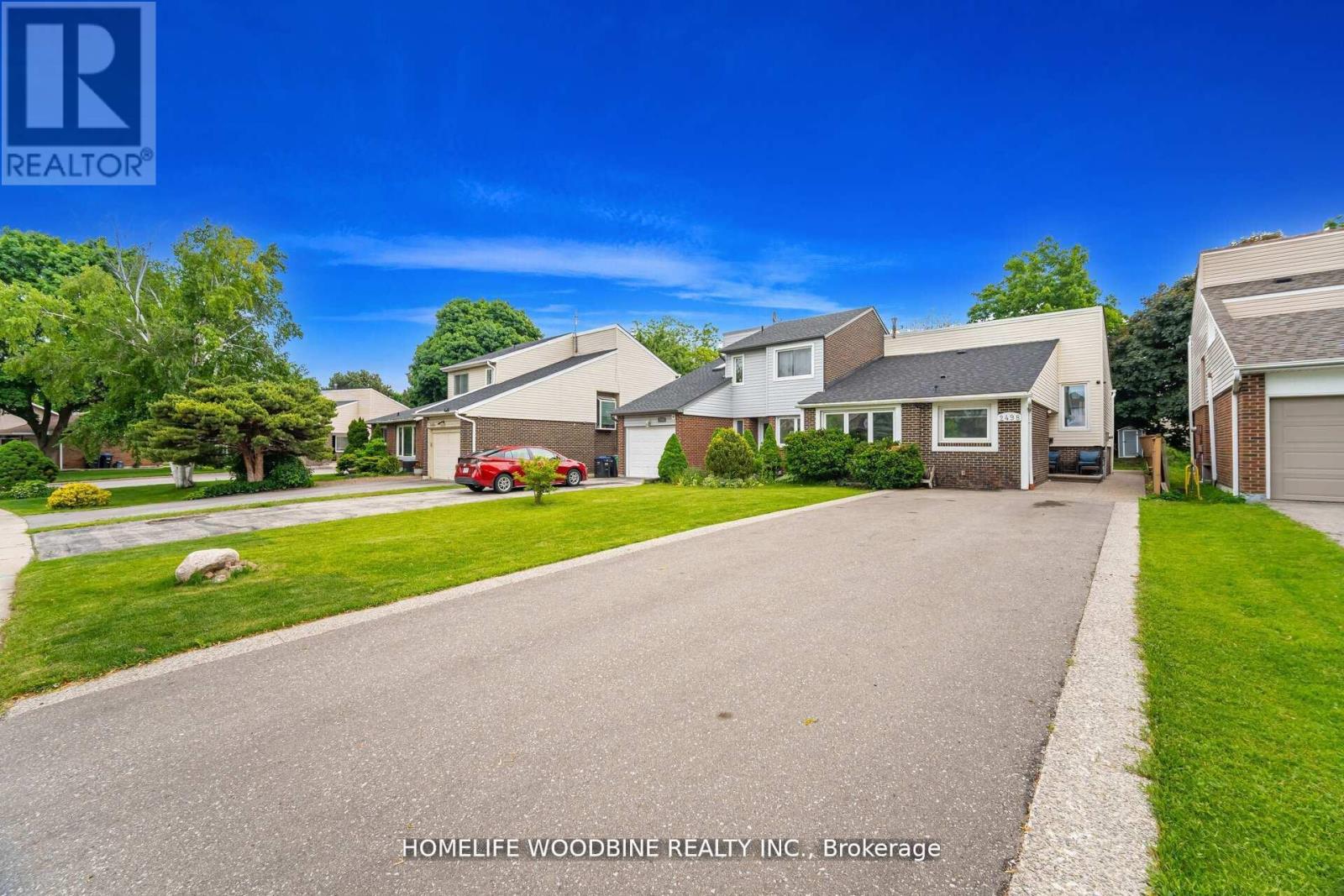 2498 Mainroyal Street, Mississauga, Ontario  L5L 1C9 - Photo 2 - W12507054