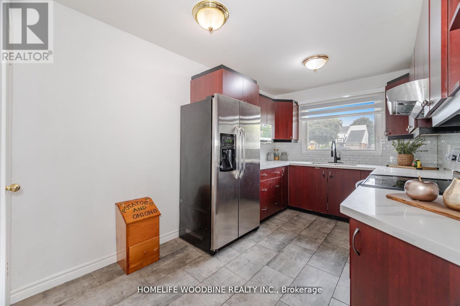 2498 Mainroyal Street, Mississauga, Ontario  L5L 1C9 - Photo 5 - W12507054