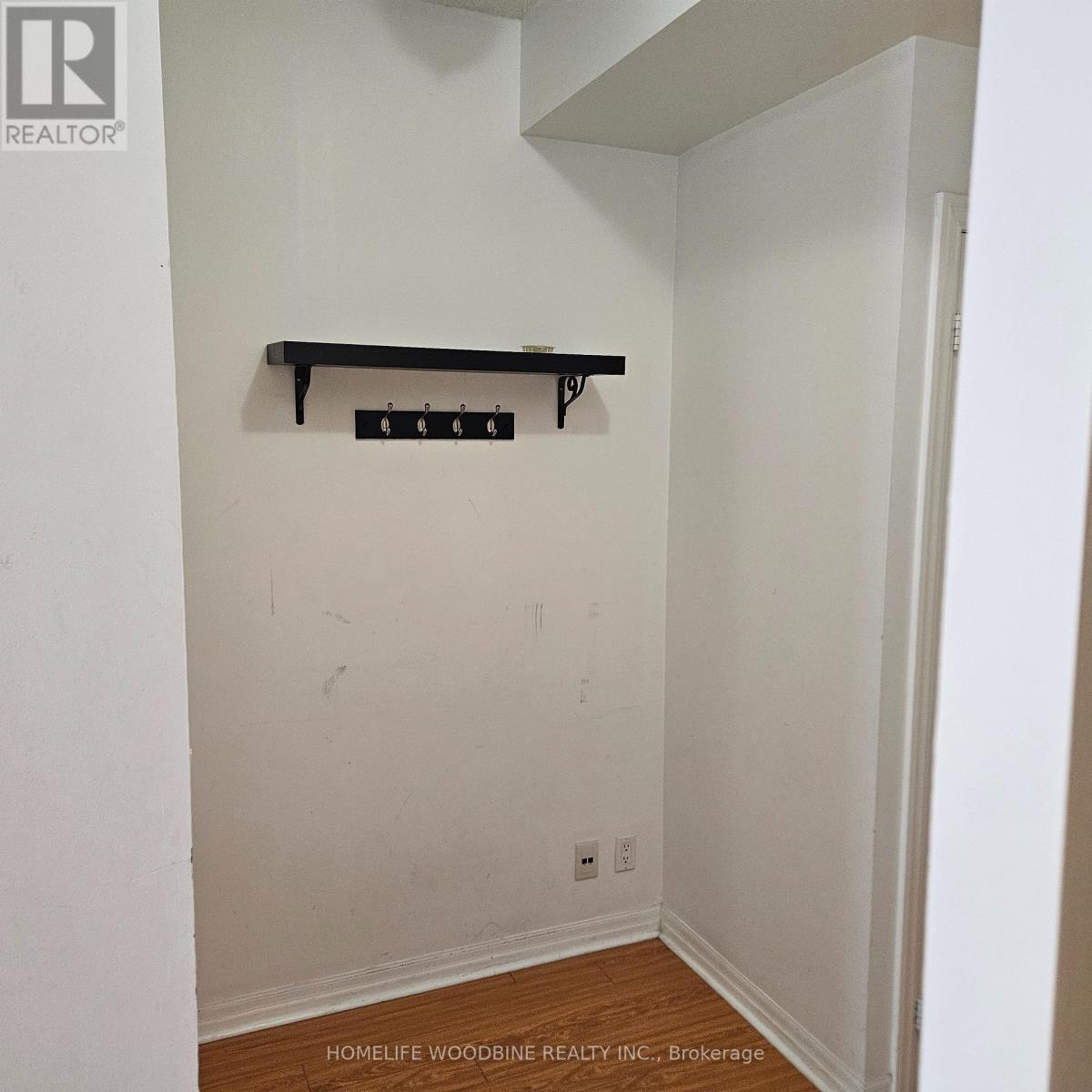 3006 - 3939 Duke Of York Boulevard, Mississauga, Ontario  L5B 4N2 - Photo 3 - W12507058