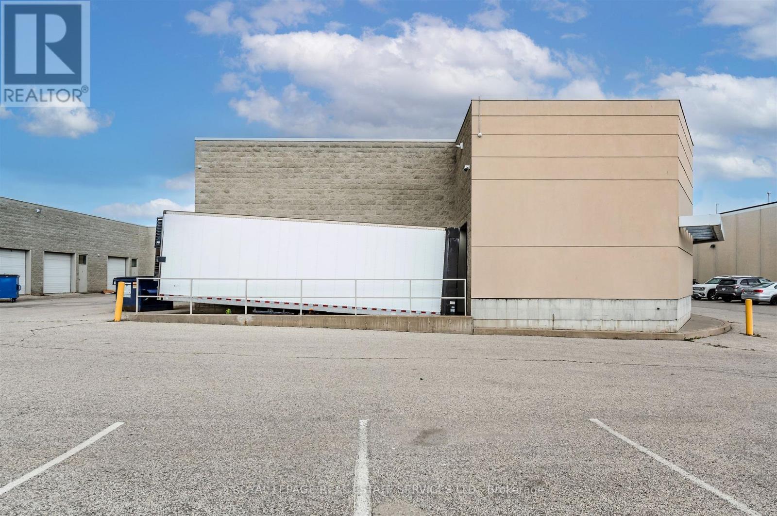 8, 9 - 21 Signal Hill Avenue, Toronto, Ontario  M9W 6V8 - Photo 3 - W12507160