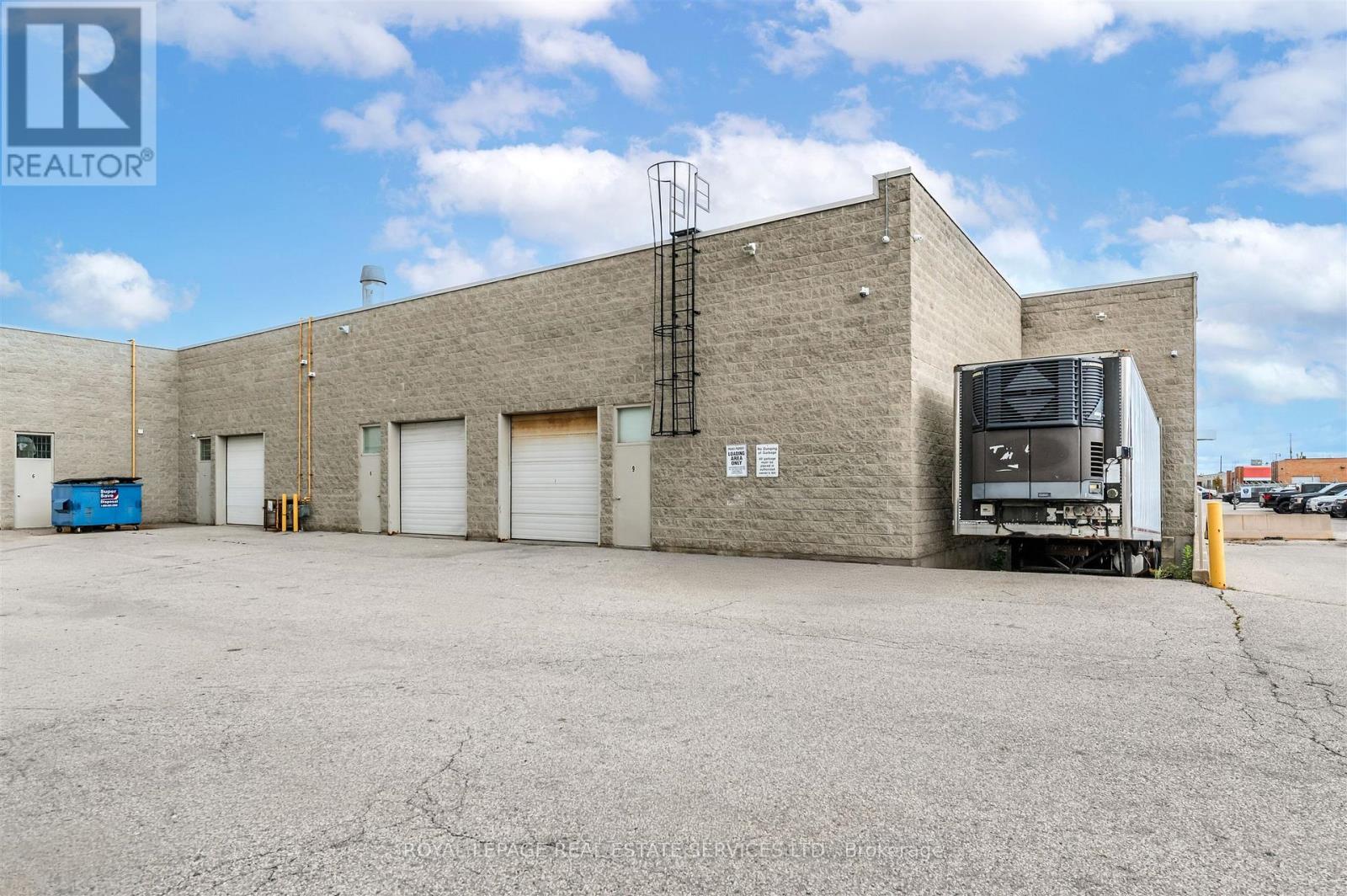 8, 9 - 21 Signal Hill Avenue, Toronto, Ontario  M9W 6V8 - Photo 4 - W12507160