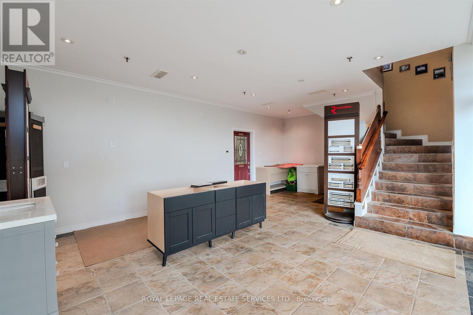 8, 9 - 21 Signal Hill Avenue, Toronto, Ontario  M9W 6V8 - Photo 6 - W12507160