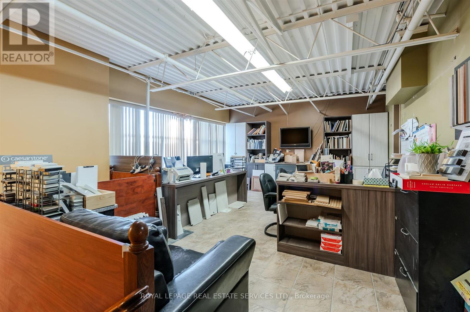 8, 9 - 21 Signal Hill Avenue, Toronto, Ontario  M9W 6V8 - Photo 7 - W12507160