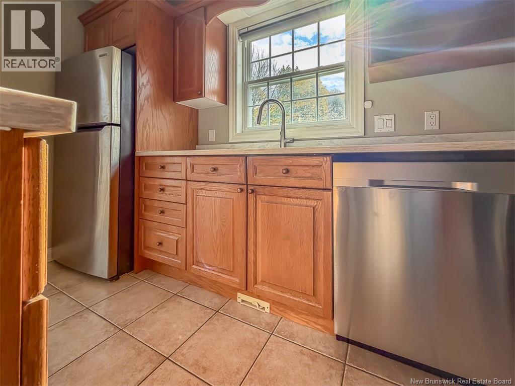 65 Aquarius Street, Fredericton, New Brunswick  E3B 8P5 - Photo 4 - NB129521