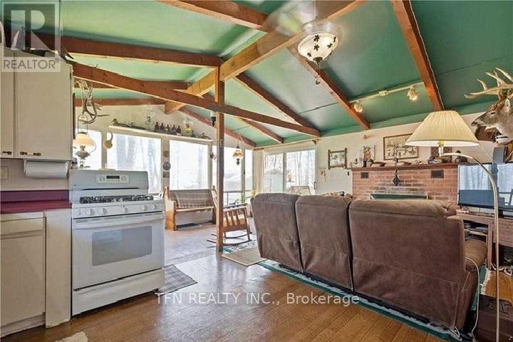 2740 Front Road, Norfolk, Ontario  N0E 1W0 - Photo 7 - X12506974