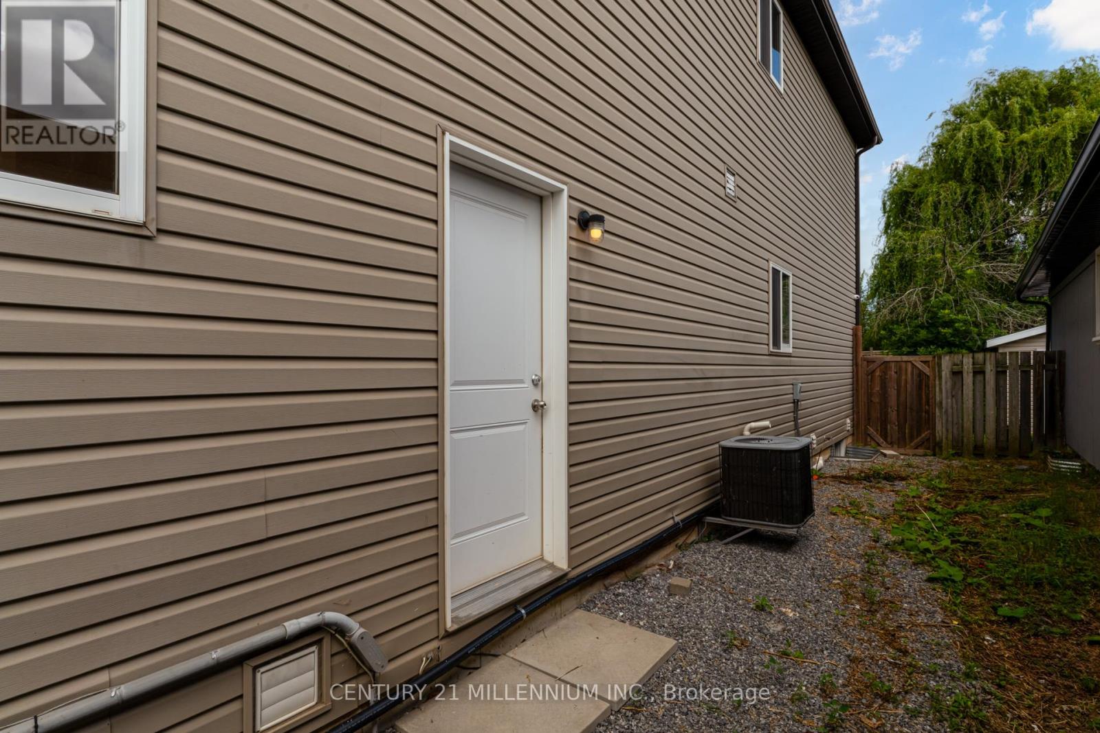 Upper - 38 Kent Street, St. Catharines, Ontario  L2S 1H2 - Photo 34 - X12506982