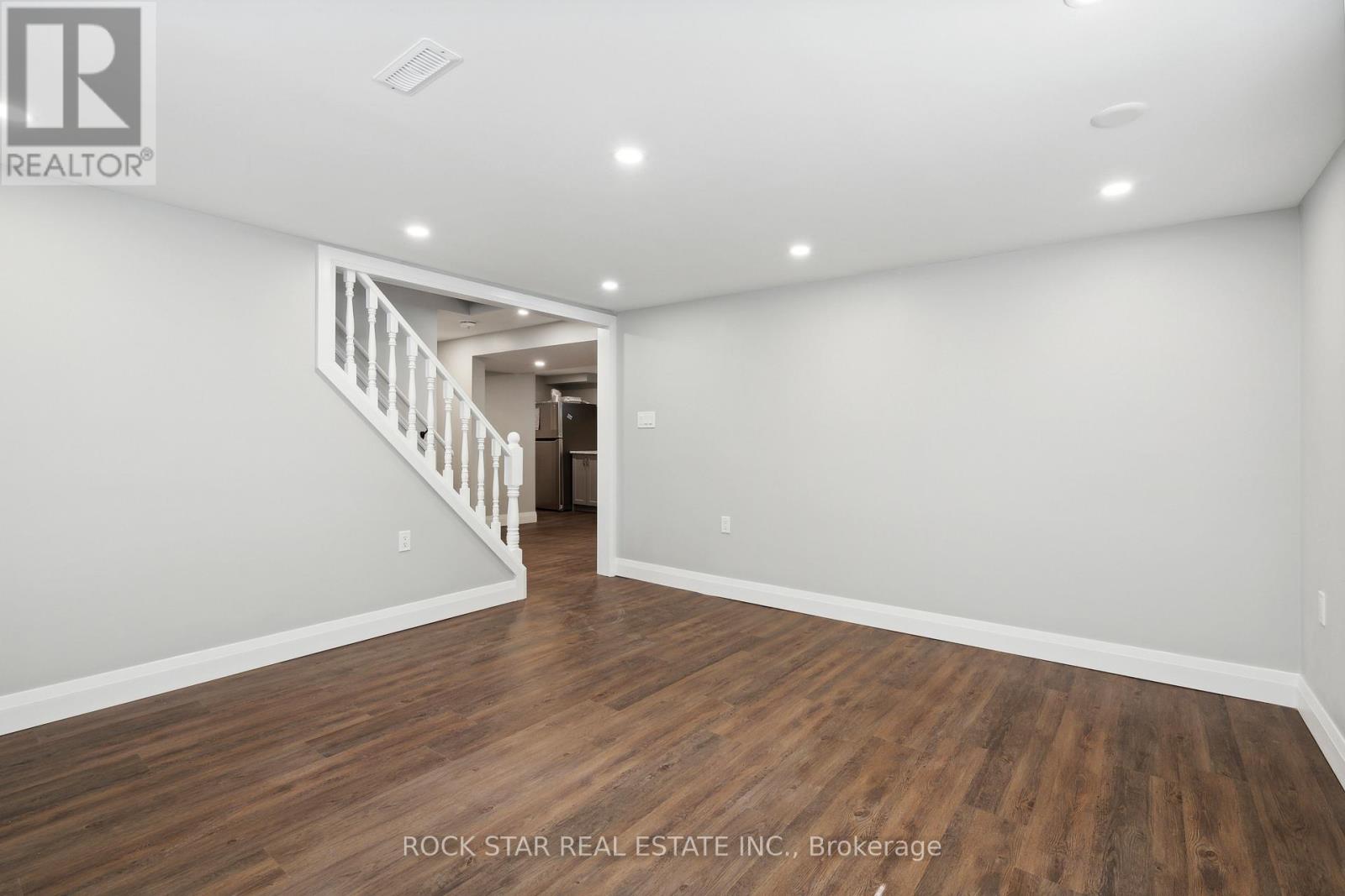 Lower - 13 Derby Lane, St. Catharines, Ontario  L2P 3R1 - Photo 7 - X12507018