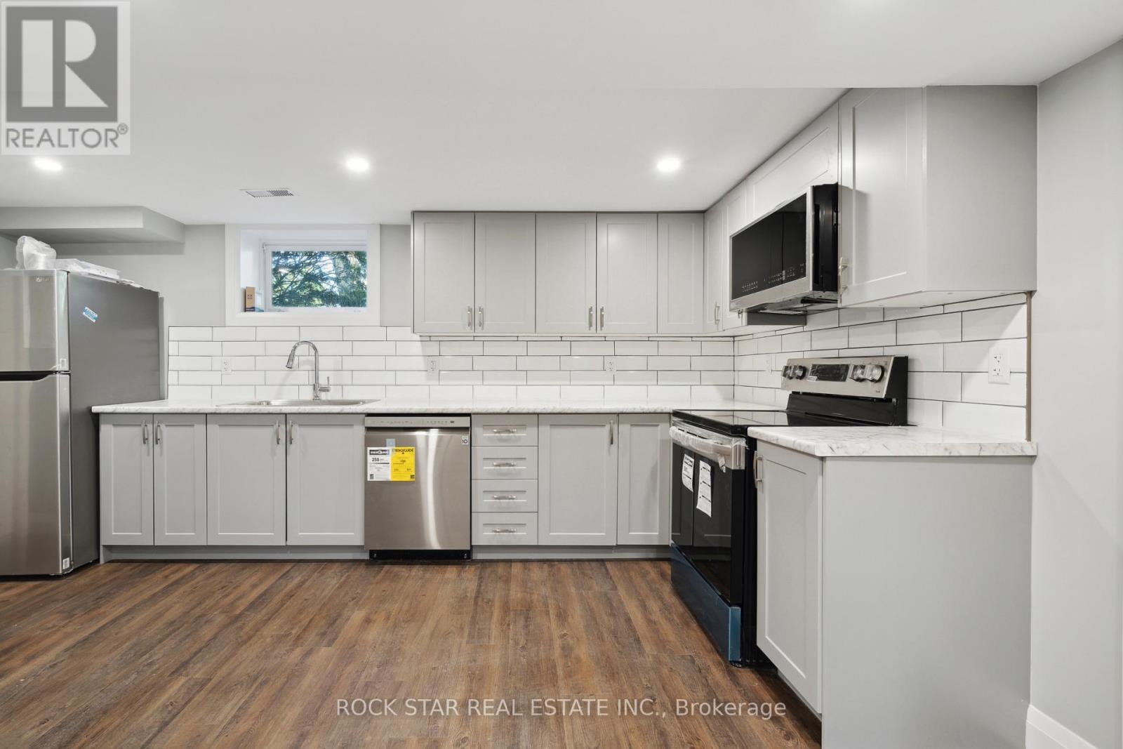 Lower - 13 Derby Lane, St. Catharines, Ontario  L2P 3R1 - Photo 8 - X12507018