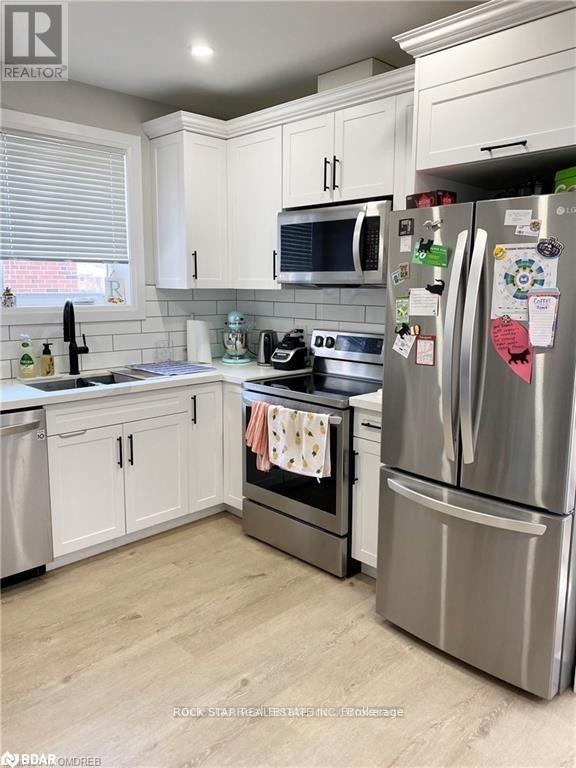 Upper - 889 Fennell Avenue E, Hamilton, Ontario  L8V 1W5 - Photo 3 - X12507044