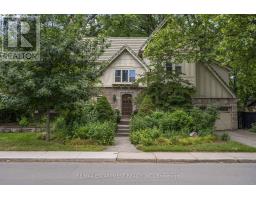 2 OAK KNOLL DRIVE, Hamilton, Ontario