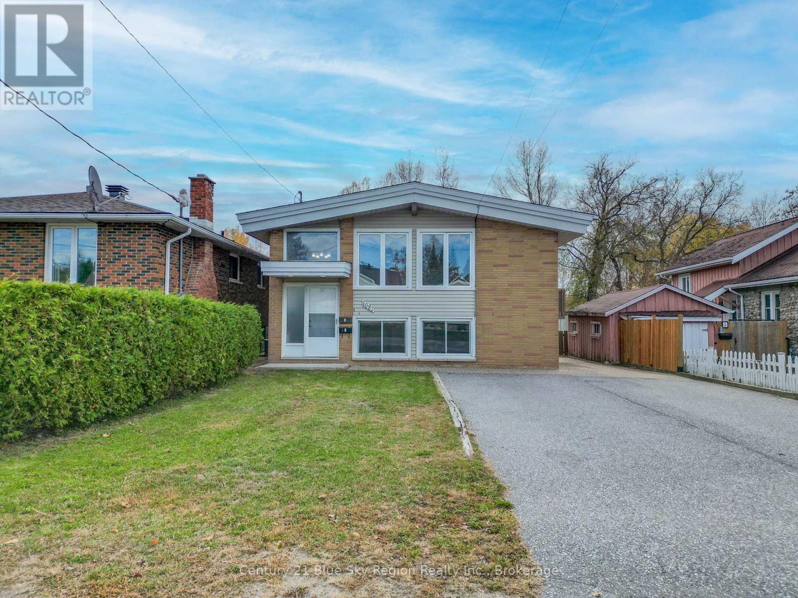 1083 Metcalfe Street, North Bay, Ontario  P1B 2R2 - Photo 1 - X12507736