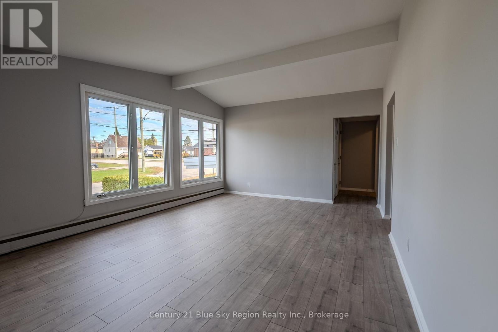 1083 Metcalfe Street, North Bay, Ontario  P1B 2R2 - Photo 12 - X12507736