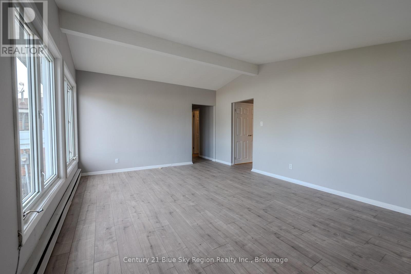 1083 Metcalfe Street, North Bay, Ontario  P1B 2R2 - Photo 13 - X12507736