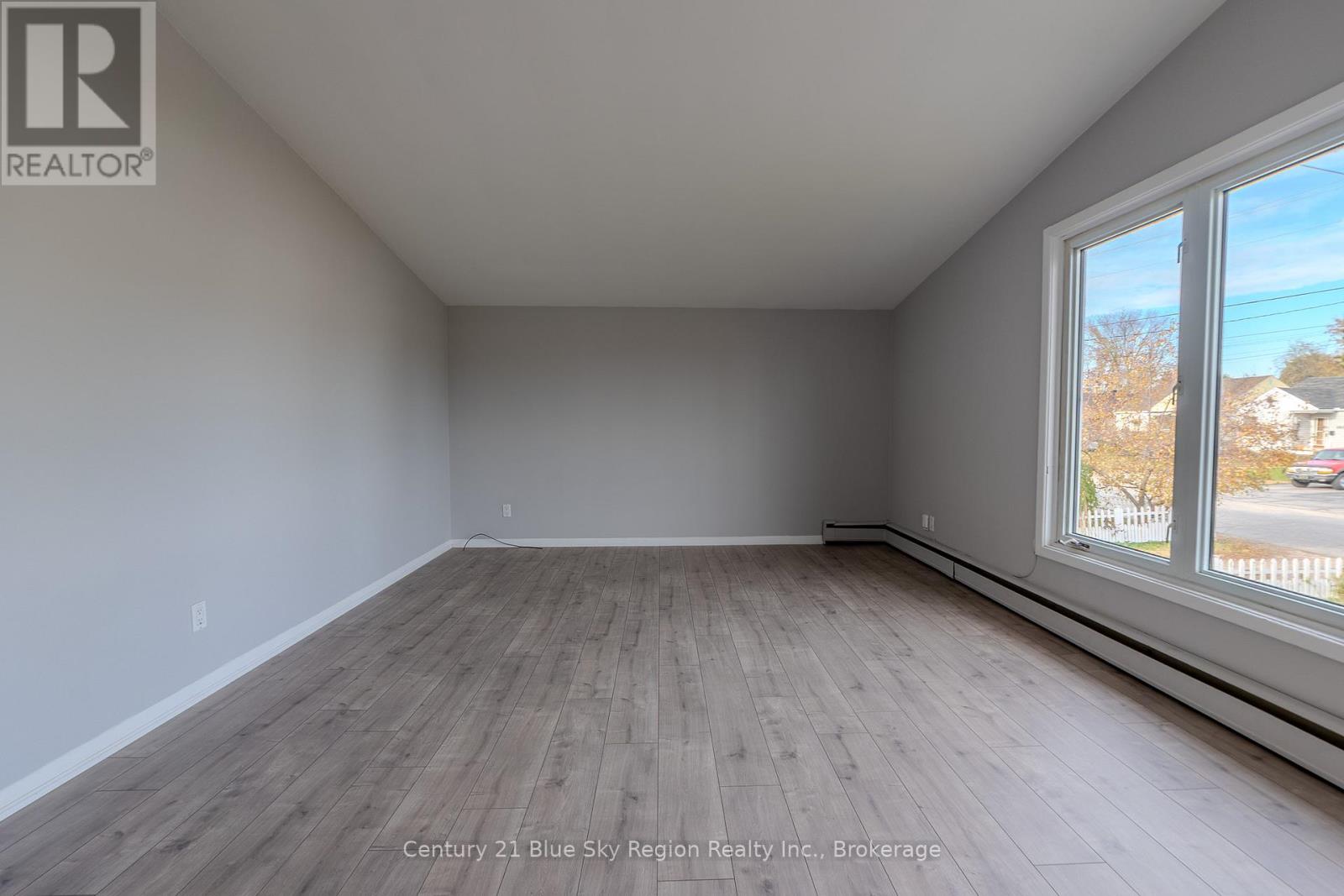 1083 Metcalfe Street, North Bay, Ontario  P1B 2R2 - Photo 15 - X12507736