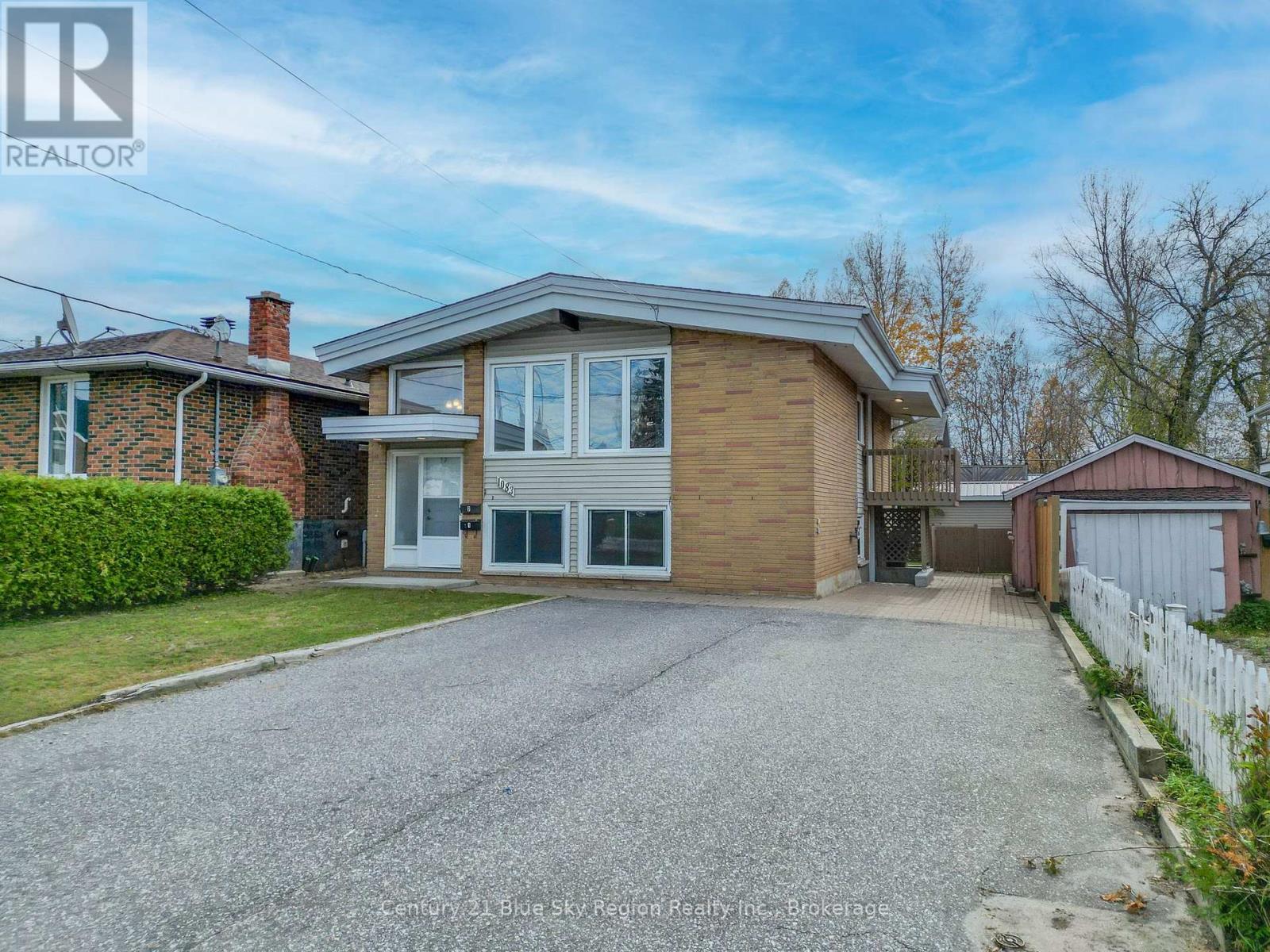 1083 Metcalfe Street, North Bay, Ontario  P1B 2R2 - Photo 2 - X12507736