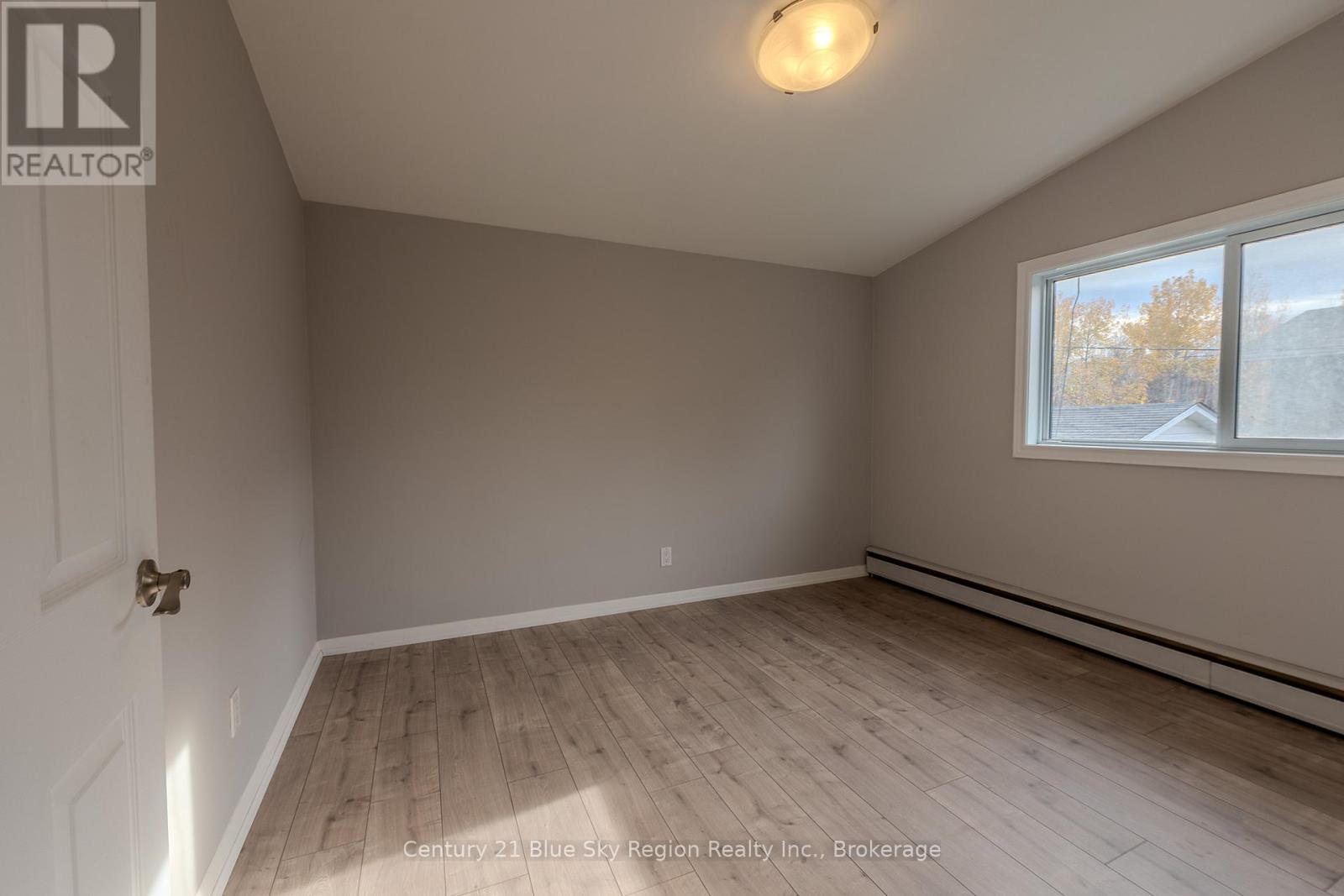 1083 Metcalfe Street, North Bay, Ontario  P1B 2R2 - Photo 20 - X12507736