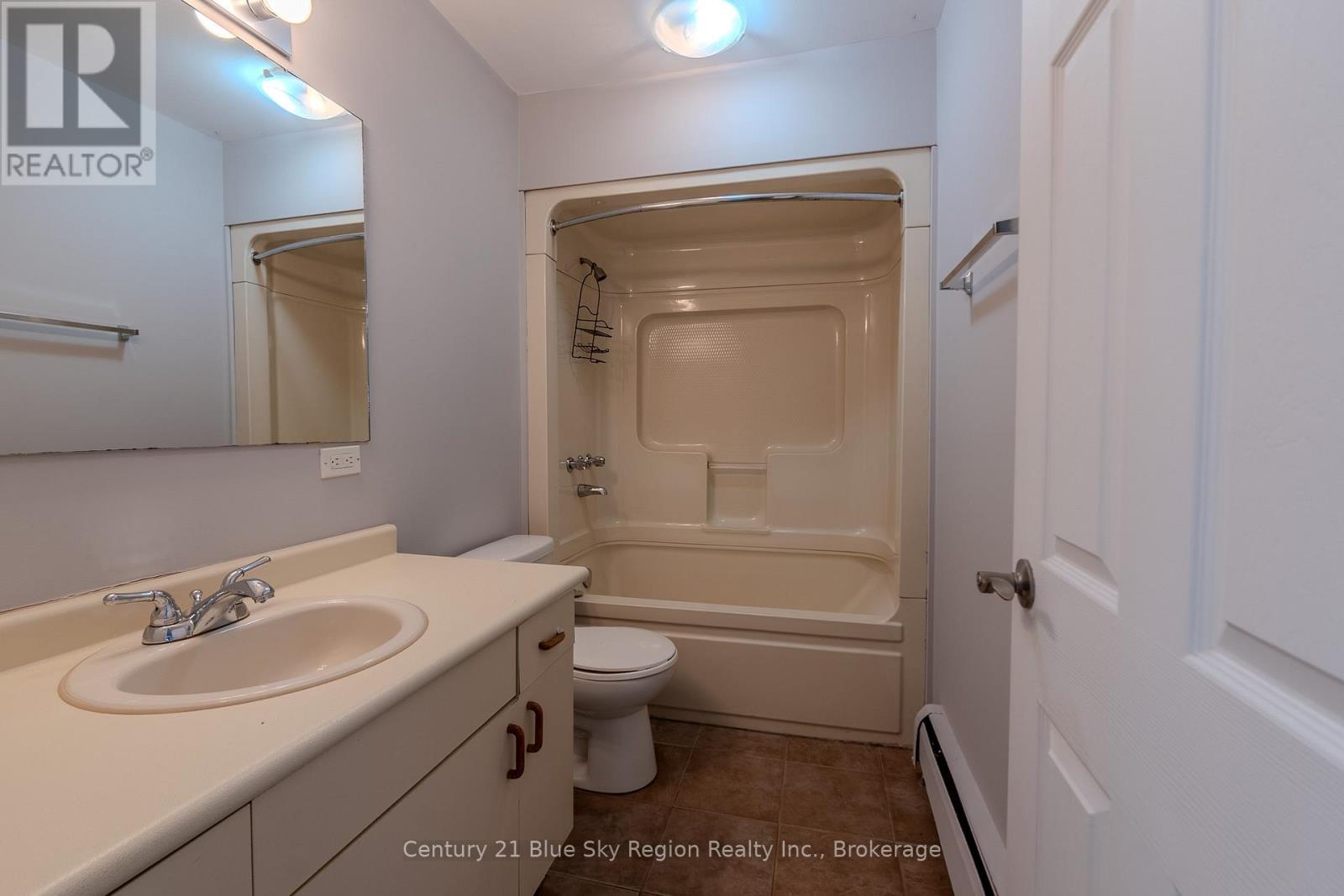 1083 Metcalfe Street, North Bay, Ontario  P1B 2R2 - Photo 32 - X12507736