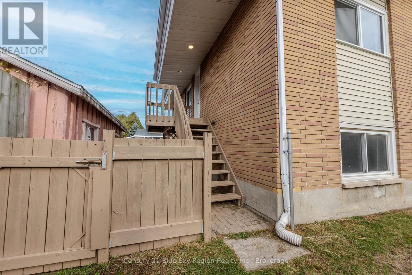 1083 Metcalfe Street, North Bay, Ontario  P1B 2R2 - Photo 35 - X12507736