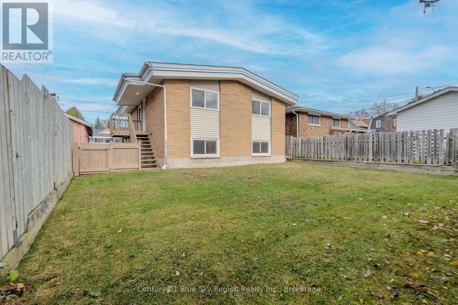 1083 Metcalfe Street, North Bay, Ontario  P1B 2R2 - Photo 37 - X12507736