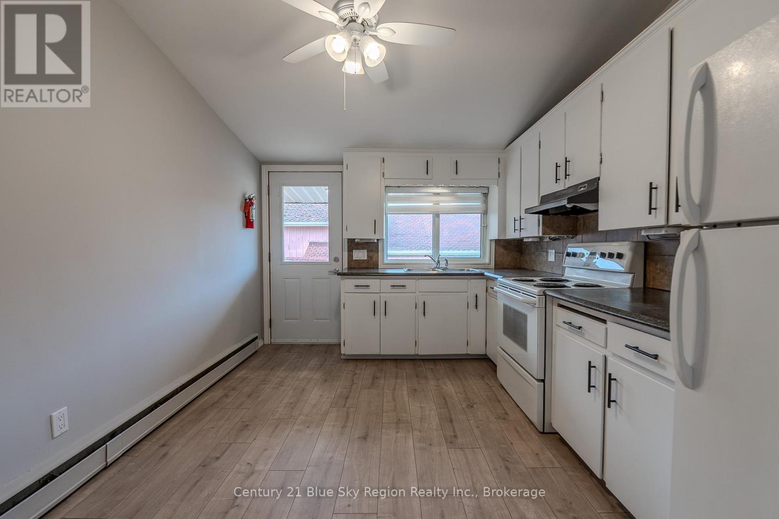 1083 Metcalfe Street, North Bay, Ontario  P1B 2R2 - Photo 6 - X12507736