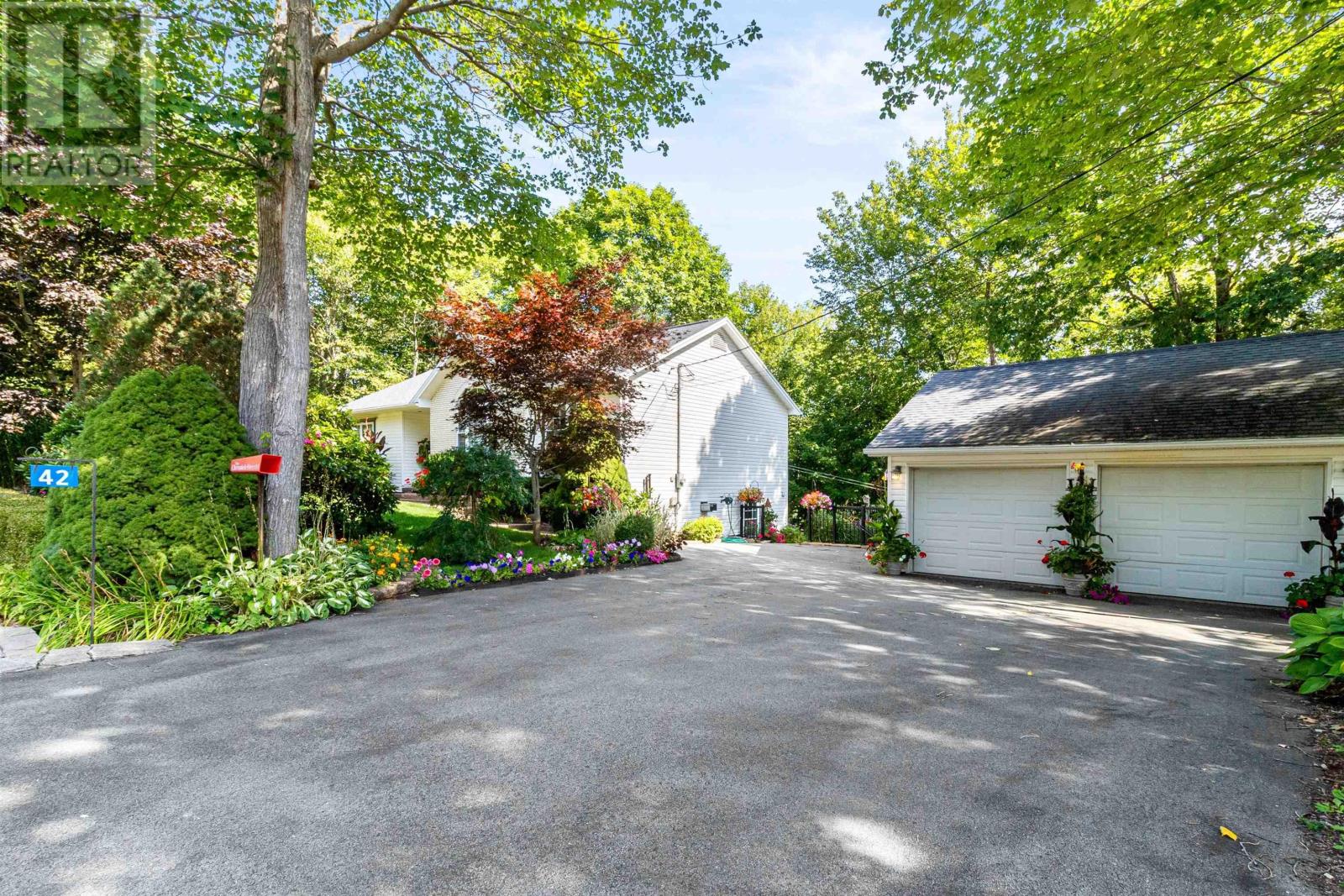 Property at 42 Canterbury Lane image 3