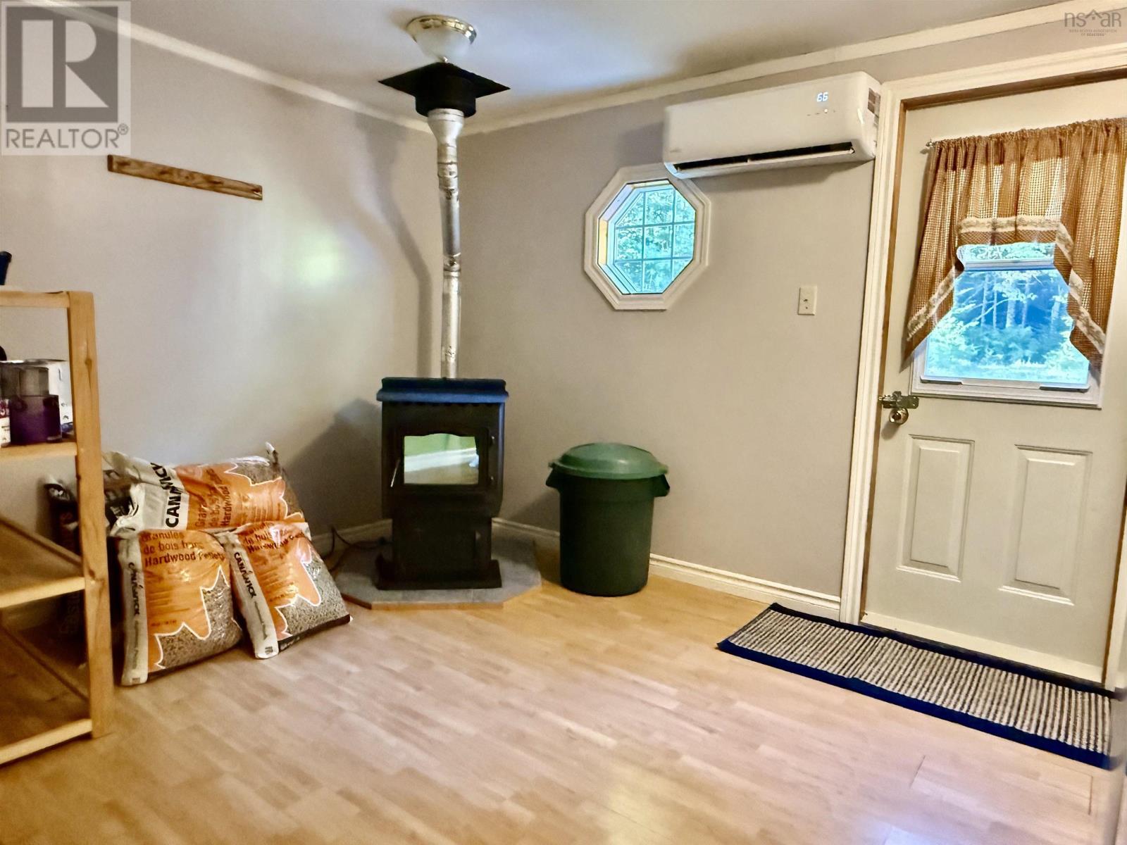 101 Annapolis Road, Shelburne, Nova Scotia  B0T 1W0 - Photo 15 - 202523606