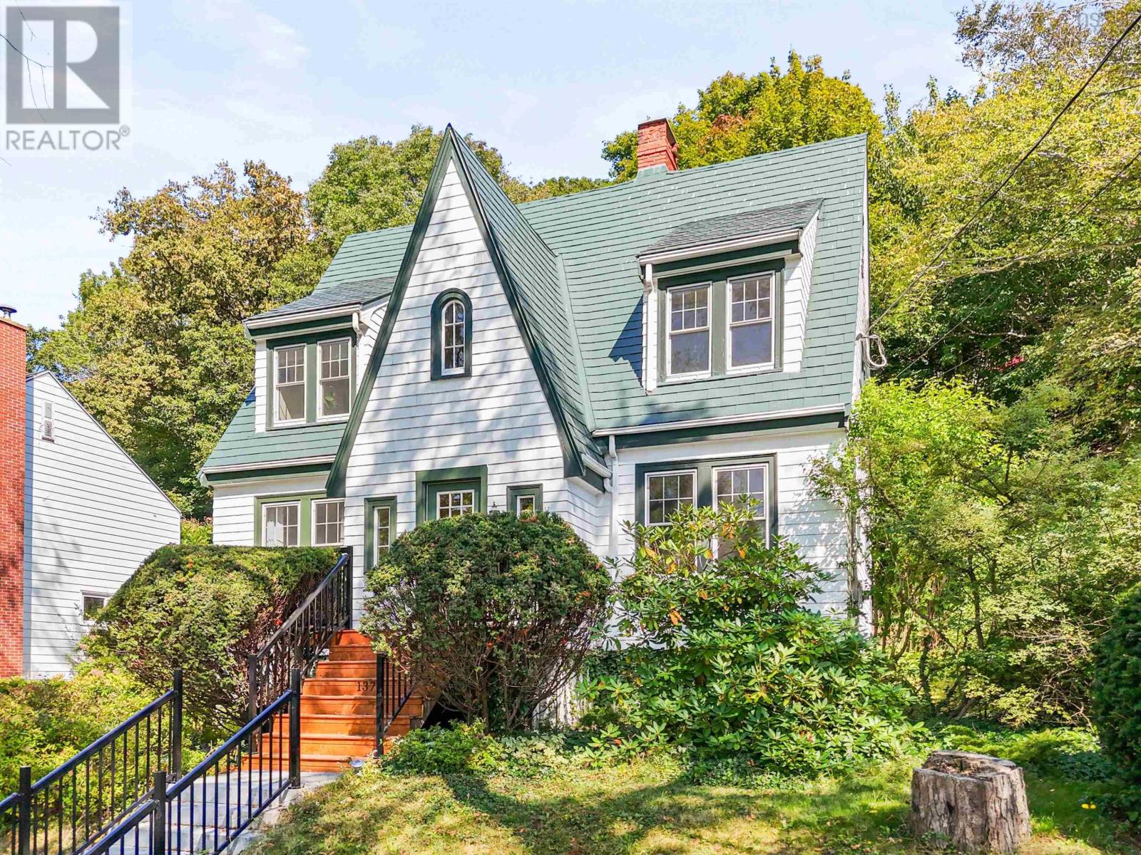 Property at 137 Pleasant Street image 3