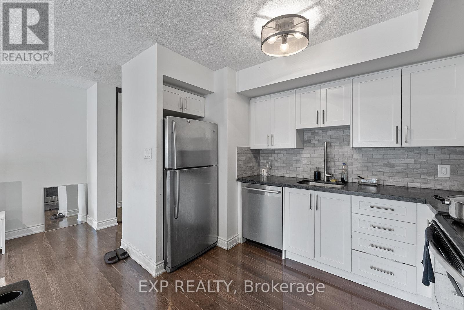 2219 - 25 The Esplanade, Toronto, Ontario  M5E 1W5 - Photo 13 - C12507172