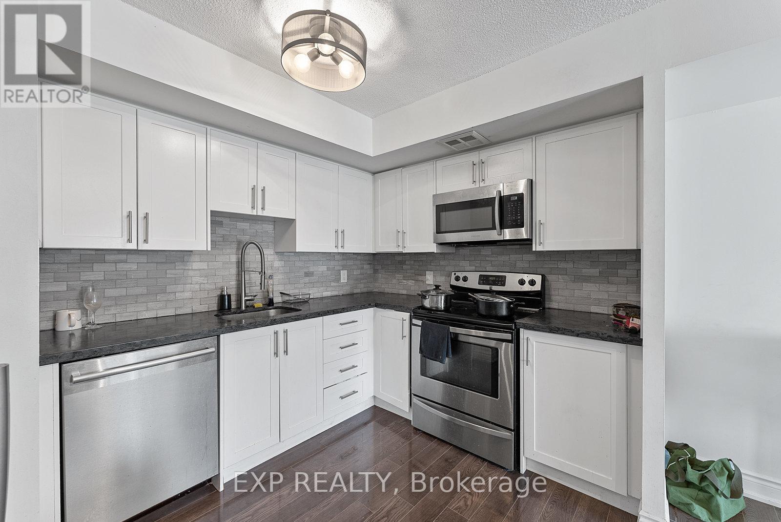 2219 - 25 The Esplanade, Toronto, Ontario  M5E 1W5 - Photo 14 - C12507172