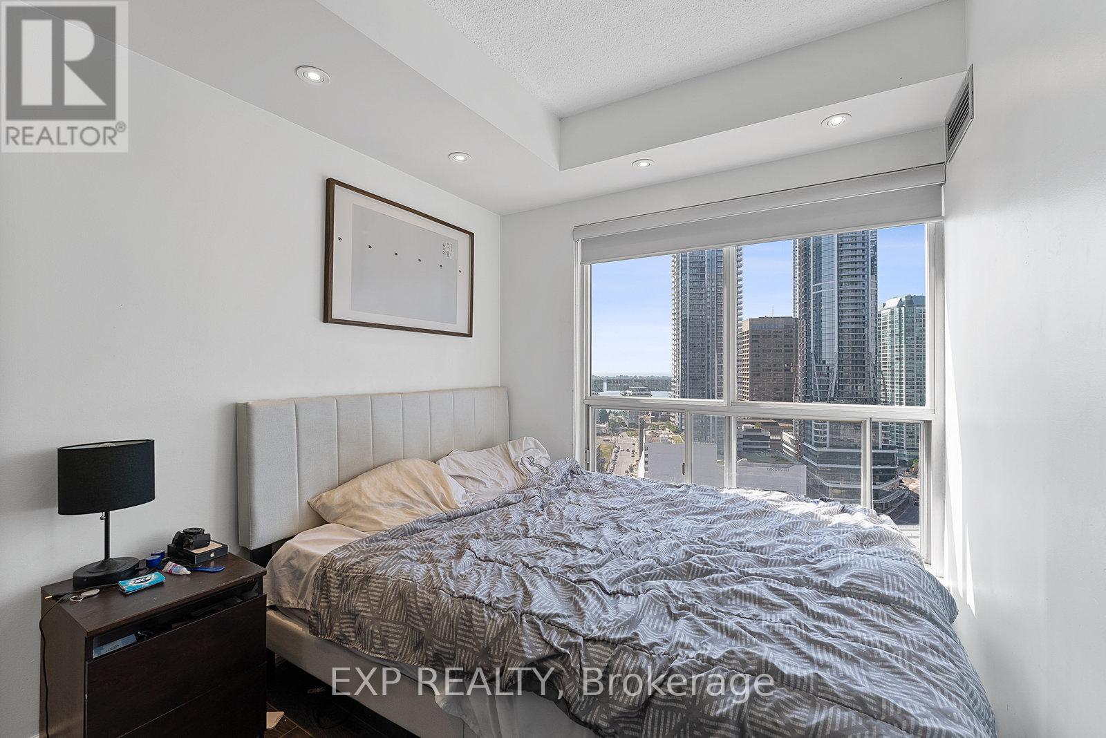 2219 - 25 The Esplanade, Toronto, Ontario  M5E 1W5 - Photo 20 - C12507172