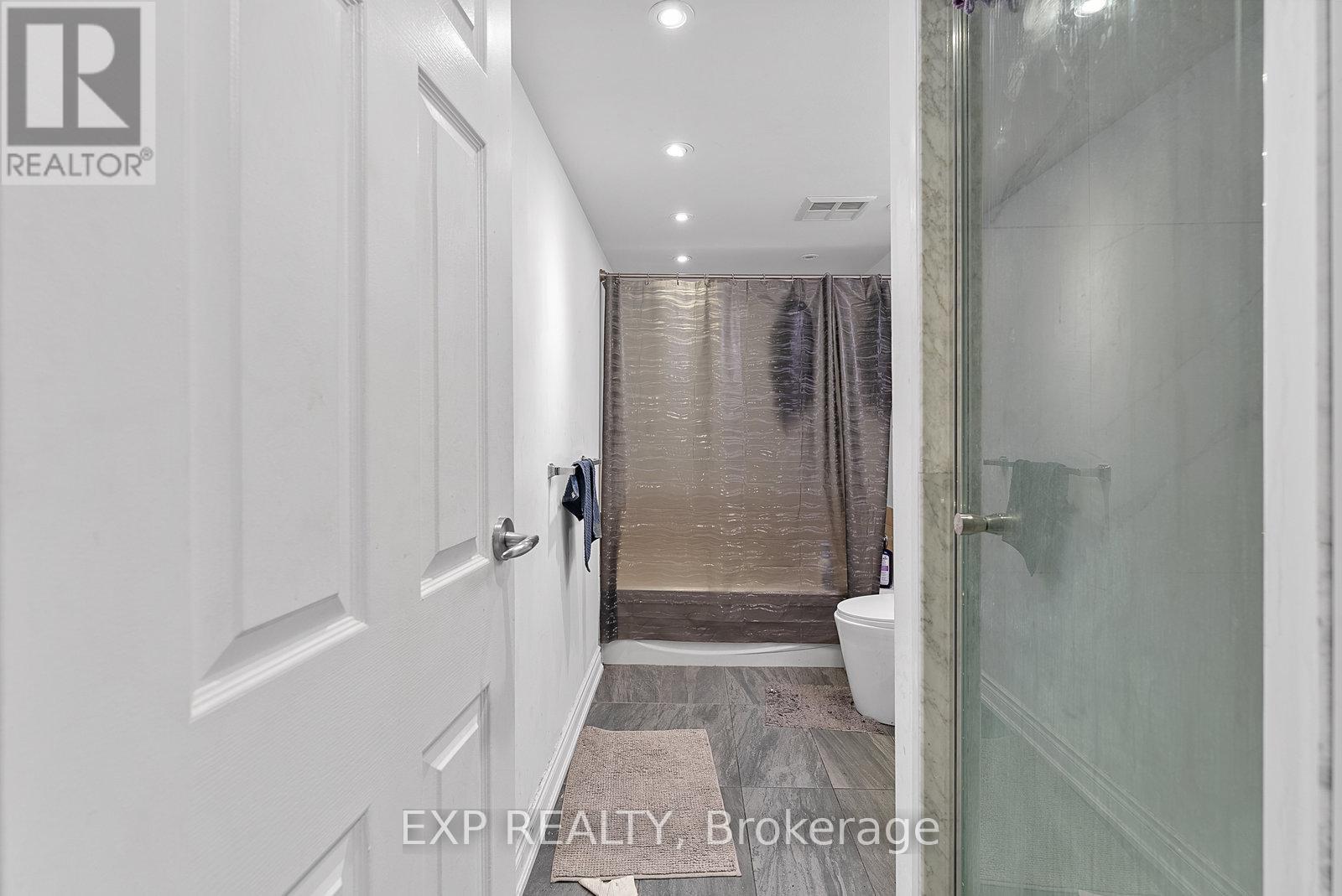 2219 - 25 The Esplanade, Toronto, Ontario  M5E 1W5 - Photo 22 - C12507172