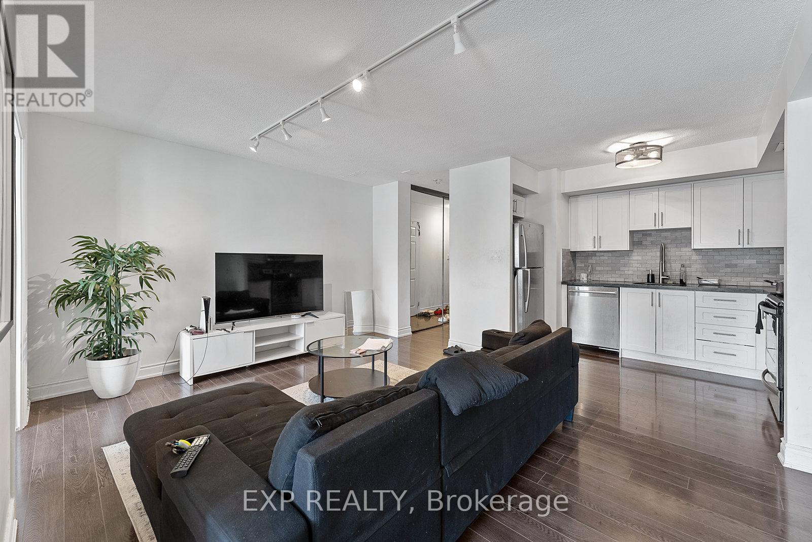 2219 - 25 The Esplanade, Toronto, Ontario  M5E 1W5 - Photo 7 - C12507172