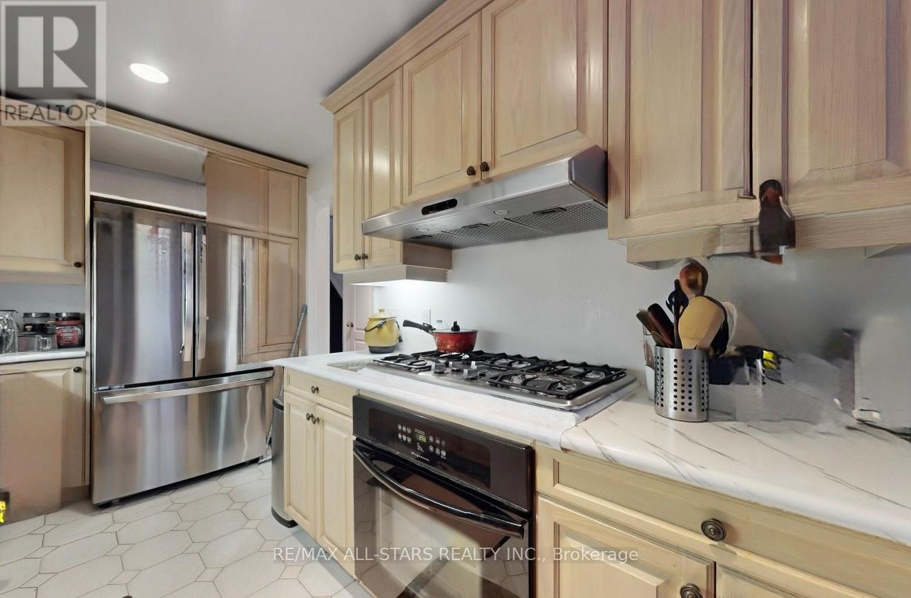 246 Walmer Road, Toronto, Ontario  M5R 3R7 - Photo 10 - C12507200