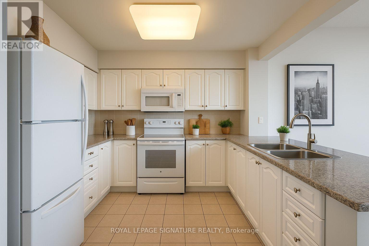 812 - 1720 Eglinton Avenue E, Toronto, Ontario  M4A 2X8 - Photo 2 - C12507230