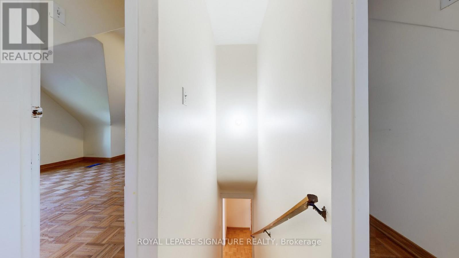 Upper - 189 Beatrice Street, Toronto, Ontario  M6Y 3E9 - Photo 14 - C12507272