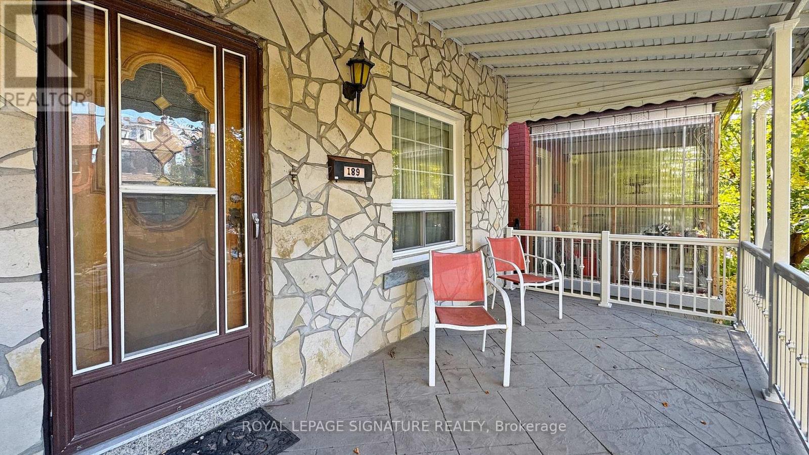 Upper - 189 Beatrice Street, Toronto, Ontario  M6Y 3E9 - Photo 23 - C12507272