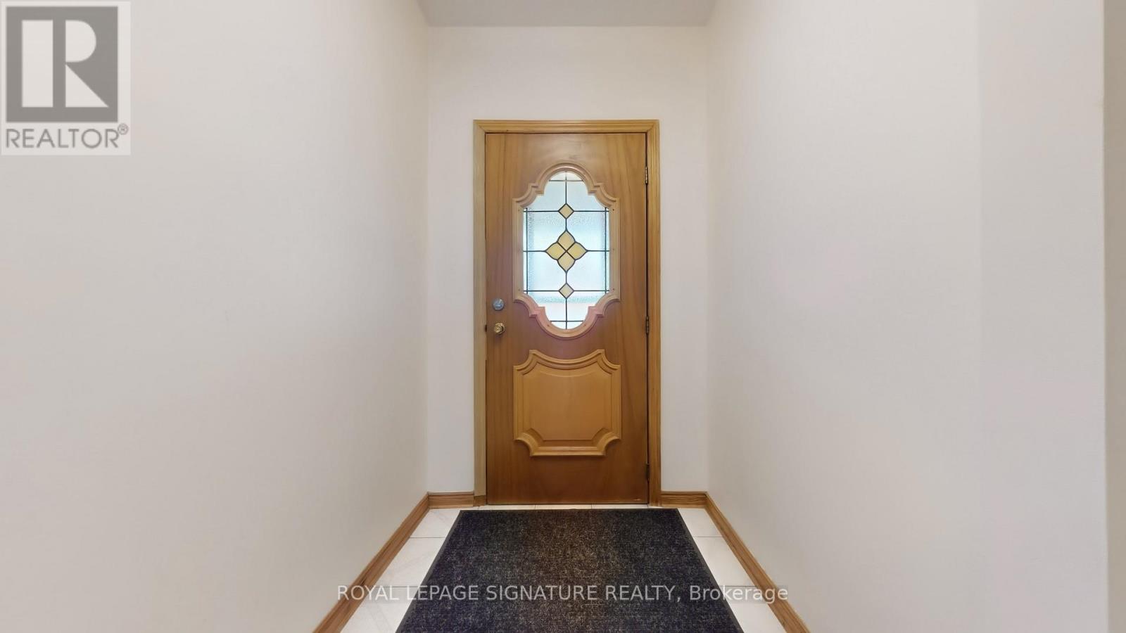 Upper - 189 Beatrice Street, Toronto, Ontario  M6Y 3E9 - Photo 24 - C12507272