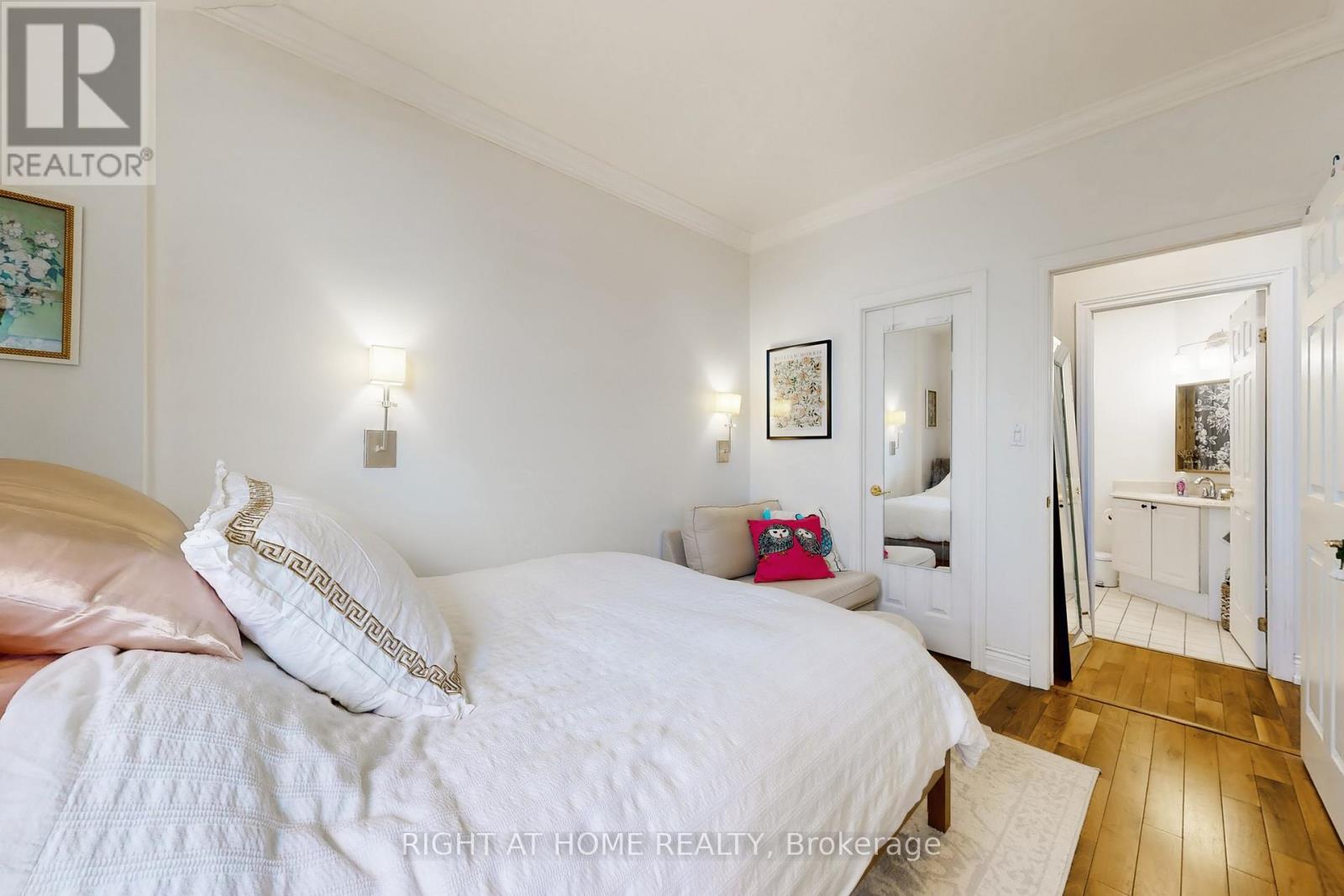 308 - 1 Leaside Park Drive, Toronto, Ontario  M4H 1R1 - Photo 18 - C12507298