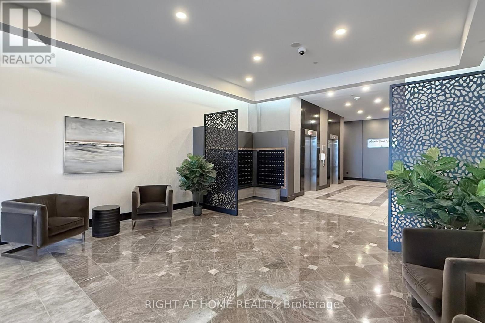 308 - 1 Leaside Park Drive, Toronto, Ontario  M4H 1R1 - Photo 32 - C12507298