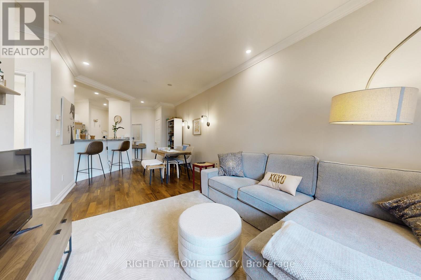 308 - 1 Leaside Park Drive, Toronto, Ontario  M4H 1R1 - Photo 6 - C12507298